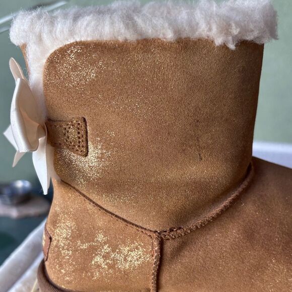 UGG Mini Bailey Bow Glimmer - Great Condition Size 10 - Picture 8 of 9
